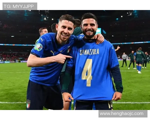 珍贵足球明星合影照揭示绿茵场上的友谊与荣耀瞬间