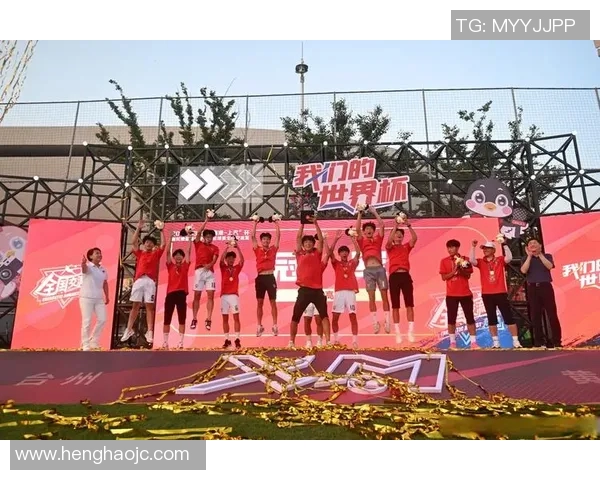 足球明星与中国妻子的浪漫爱情故事揭示跨国婚姻的新风潮与文化交融